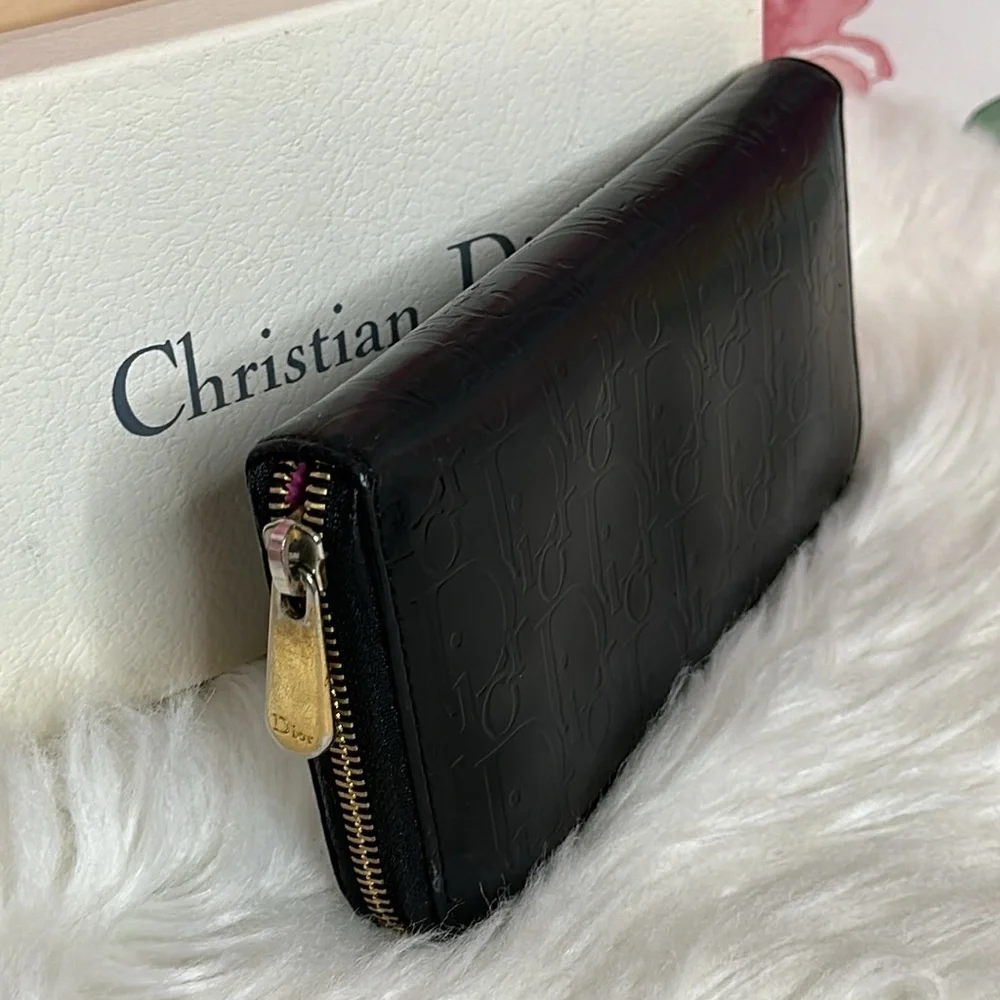 💯Authentic Dior Black Embossed Wallet🍀